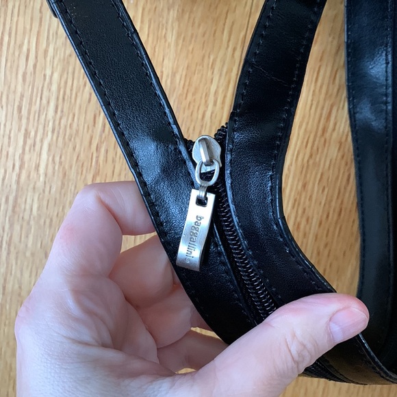 Baggallini Metro brown vegan woven nylon 1 or 2 strap convertible backpack EUC - Picture 3 of 15